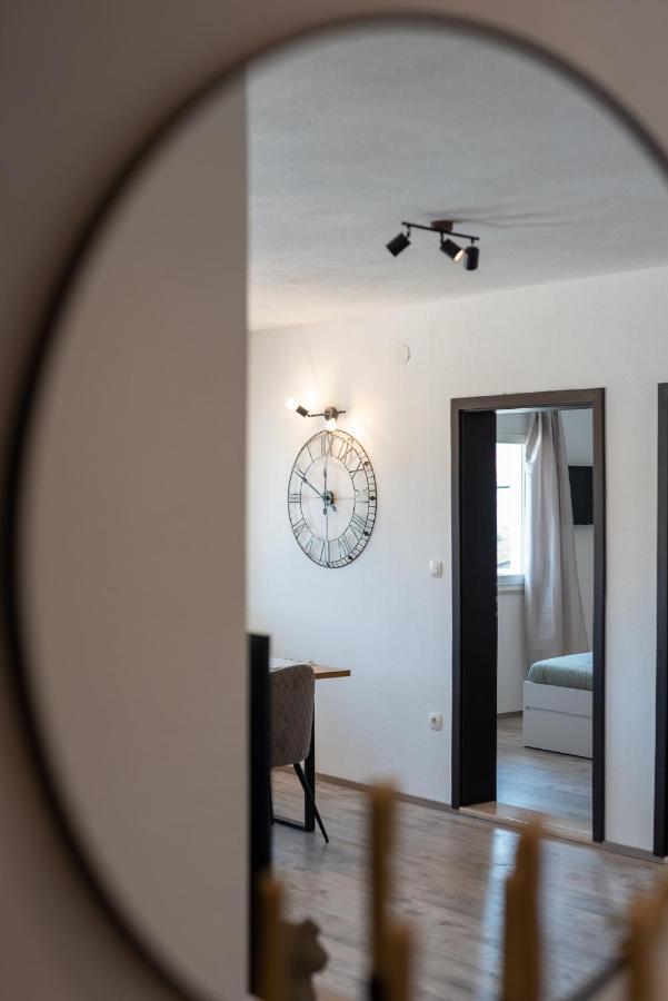 Beach Apartman Marela Slatine Exterior photo