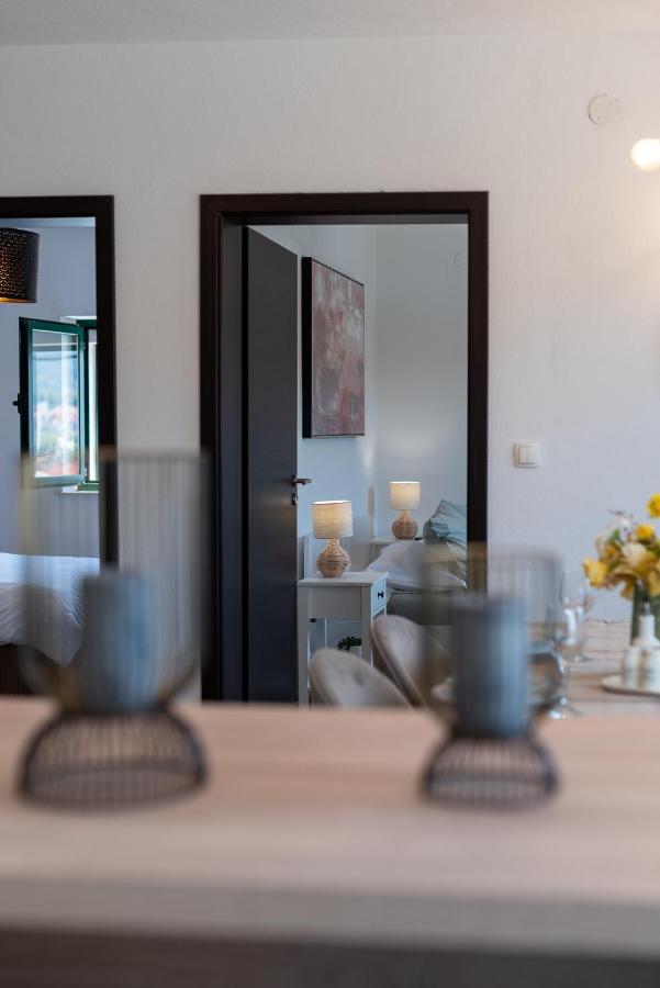 Beach Apartman Marela Slatine Exterior photo