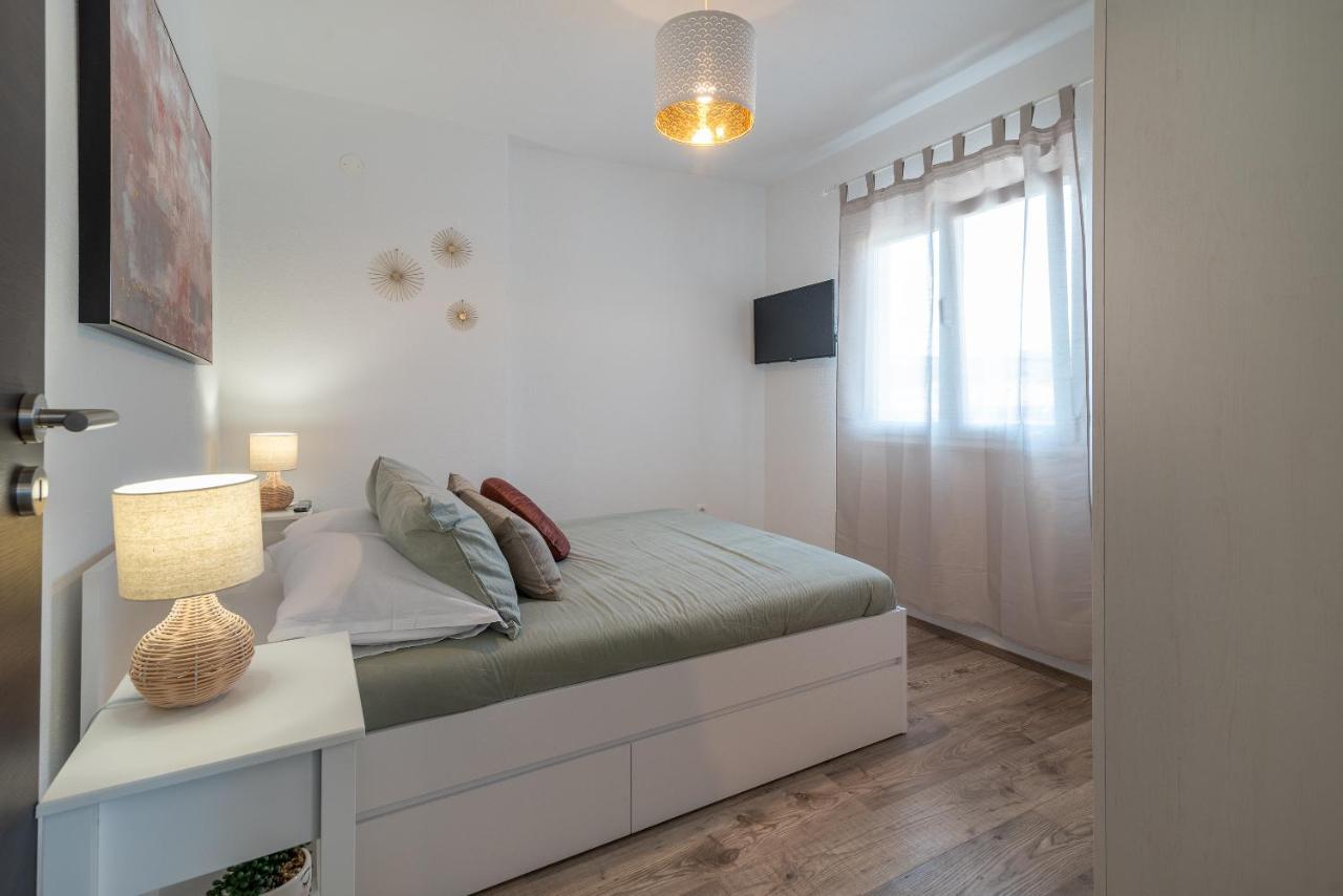 Beach Apartman Marela Slatine Exterior photo